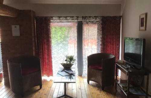 Heks Bed & Breakfast | Pet-Friendly B&B De Henehoeve with Oceanfront Views