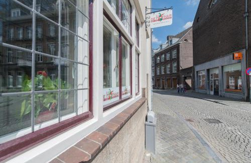 Binnenstad Bed & Breakfast | Cozy B&B De Hofnar Maastricht: Family-Friendly Retreat