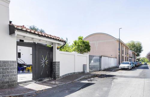 Brusuglio House | Pet-Friendly B&B De I Bravi with Top Guest Ratings