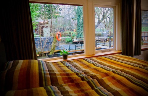 Municipality of Zwolle Bed & Breakfast | Pet-Friendly B&B De Leeuw with Breakfast & High Ratings