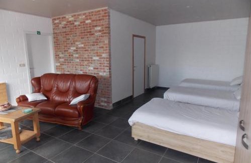 Wijtschate Bed & Breakfast | Pet-Friendly B&B De Linde with Breakfast & Family Amenities
