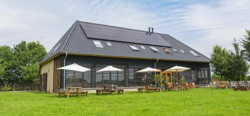 Oud Gastel Bed & Breakfast | Cozy Getaway at B&B de Luijenbergh with Hot Tub & More