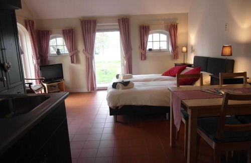 Stepelo Bed & Breakfast | Cozy B&B De Pepper: Highly Rated with Family-Friendly Perks