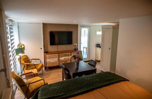 Leur Bed & Breakfast | Oceanfront Getaway at B&B de Scherpenhof - Rated 9.2/10