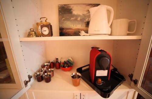 Utrecht Bed & Breakfast | Discover B&B de Singel: 4-Star Guest Rated Perfection
