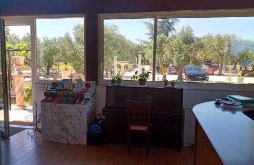 Bitetto Hotel | Pet-Friendly B & B Dei Nobili with Breakfast Included