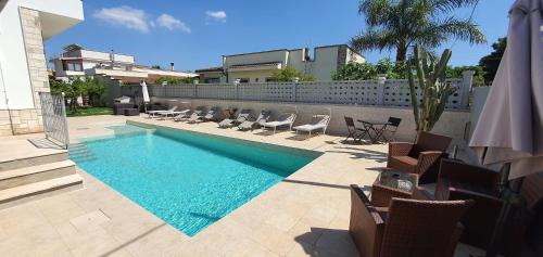 Leporano Marina Bed & Breakfast | Pet-Friendly B&B Del Maresciallo with Oceanfront Pool