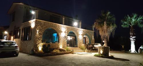 Ioppolo Giancaxio Bed & Breakfast | Pet-Friendly B&B Della Via Francigena for Family Getaways
