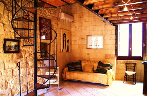 Lecce Historic Center Bed & Breakfast | Relaxing B&B Demetra: Spa, Breakfast & Family-Friendly Stay