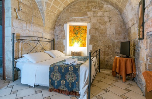 Lecce Historic Center Bed & Breakfast | Relaxing B&B Demetra: Spa, Breakfast & Family-Friendly Stay