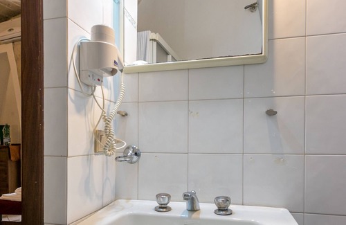 Lecce Historic Center Bed & Breakfast | Relaxing B&B Demetra: Spa, Breakfast & Family-Friendly Stay