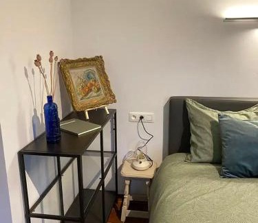 Grimbergen House | Pet-Friendly B&B Den Biesthoek with Oceanfront Views