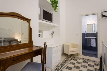 Monti Bed & Breakfast | Discover B&B Domus Aurea: 4-Star, Pet-Friendly Haven