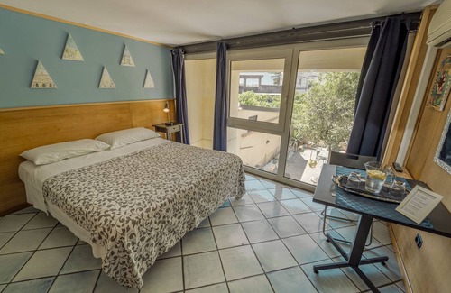 Torre Annunziata Bed & Breakfast | Ideal B&B Domus Vesuvia: Spa Retreat with Breakfast Included