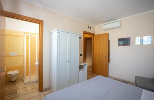 Vignacastrisi Bed & Breakfast | Relax at B&B DonnaLina: Oceanfront Oasis with Pool