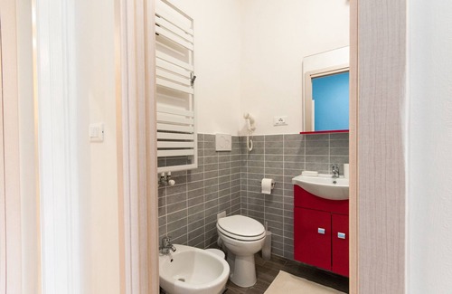 Trieste Old Town Bed & Breakfast | Cozy B&B Dream Center: Family-Friendly with Breakfast Included