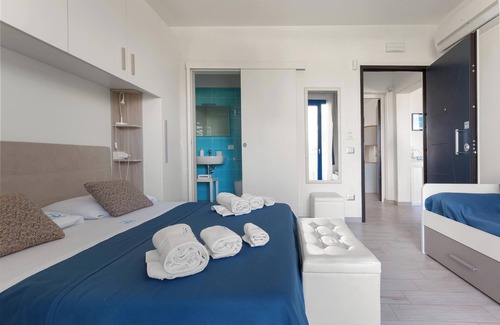 La Strea House | Escape to 1284 B&B Dreams and Delights with Ocean Views