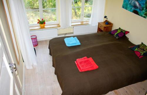 Johanneshov Bed & Breakfast | Eco-Village B&B: Family-Friendly Retreat Near the City