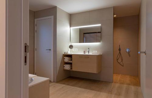 Weelde Bed & Breakfast | Discover B&B El Bayo: Spa Retreat with Perfect Reviews