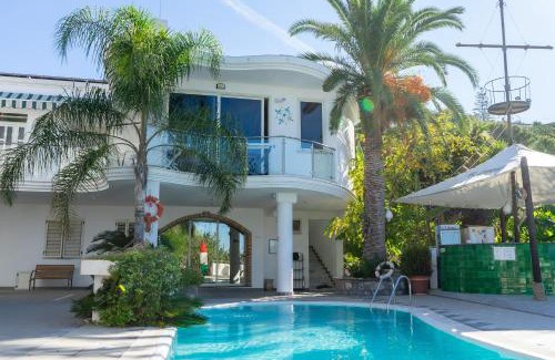 Palinuro Bed & Breakfast | Relax at B&B El Dorado with Oceanfront Pool & Spa