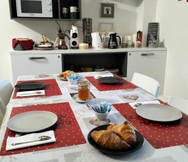 Castel Ivano Bed & Breakfast | Guest Rated 9.7/10 at B&B Elisè - Perfect for Families!