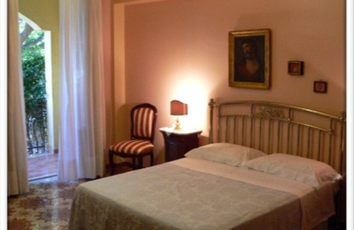Monreale Bed & Breakfast | Discover B & B Elvira Al Duomo "Verde" for Your Stay