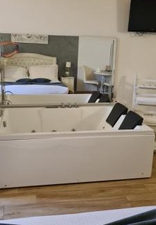 Pietole Bed & Breakfast | Discover Comfort at B&B Emozioni e Relax with Hot Tub & More