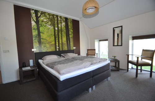 Ootmarsum Bed & Breakfast | Top-Rated B&B Erve Höwerboer with Family-Friendly Dining