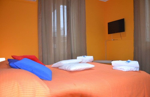 Zafferana Etnea Bed & Breakfast | Discover B&B Etnaview: Family-Friendly with Breakfast & Dining