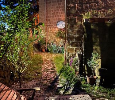 Sutri Bed & Breakfast | Pet-Friendly B&B Etruscan Garden with Breakfast & Kitchen