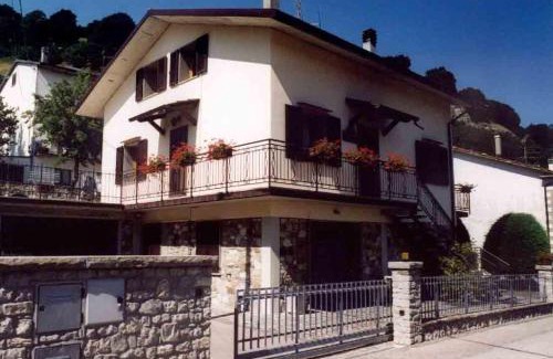Corrubbio di Negarine Bed & Breakfast | Discover B&B fam. ACCIAI: Pet-Friendly & Family-Oriented Stay
