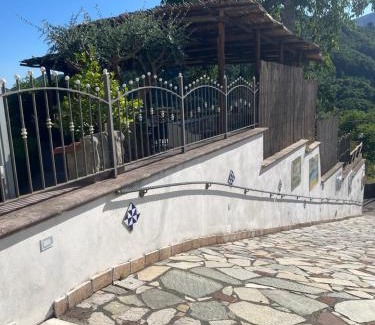Campinola Bed & Breakfast | Oceanfront B&B Fior Tramonti - Rated 8.9/10 by Guests