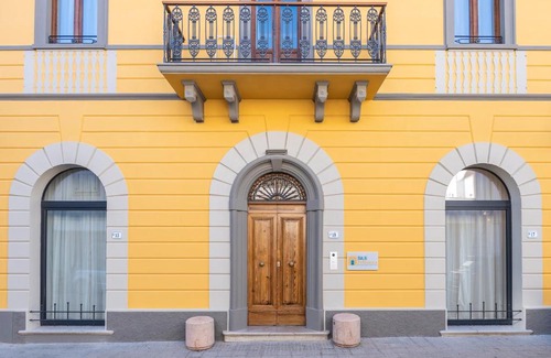 Follonica Bed & Breakfast | Experience Oceanfront Relaxation at B&B Follonica