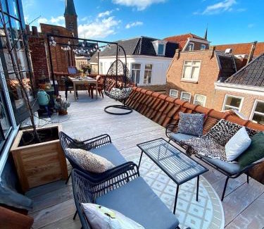 Dokkum Apartment | Premier B&B Gasthuisstraat Dokkum with Family-Friendly Dining