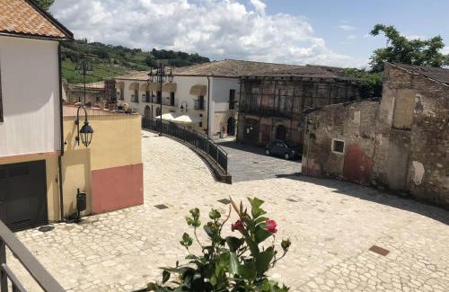 Apice Bed & Breakfast | Inviting B&B Genti delle Alture with Hot Tub & Dining