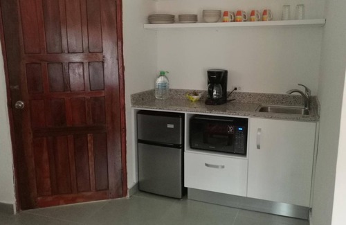 Contadora Island Bed & Breakfast | Relax at B&B Gerald's: Pool, Spa & Family-Friendly Fun