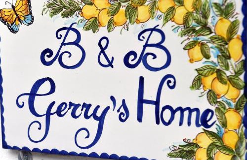 Marini Bed & Breakfast | Cozy B&B Gerry's Home on the Picturesque Amalfi Coast