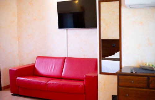 Giorgilorio Bed & Breakfast | Discover B&B Giardini di Marzo: Pool & Breakfast Awaits!
