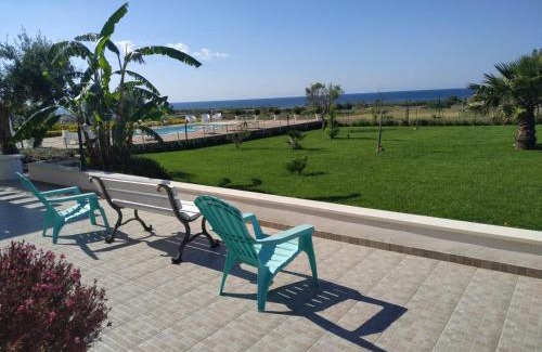 Marina di Pescoluse Bed & Breakfast | Experience B&B Giglio Marino with Oceanfront Views & Pool
