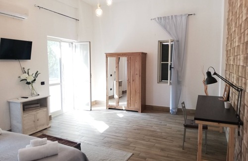Santa Maria la Carita Bed & Breakfast | Discover B&B Giulia Maison: Family-Friendly Retreat