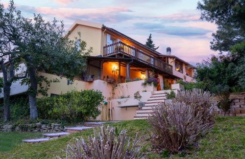 Montesicuro Bed & Breakfast | Oceanfront B&B Glicine with Breakfast & Child-Friendly Amenities