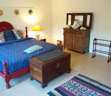 Schilde Bed & Breakfast | Cozy B+B Golf Schilde: Family-Friendly with Hot Tub Access