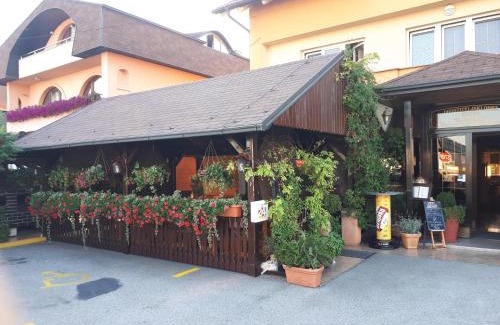 Kraljevec Sesvetski Bed & Breakfast | Inviting B&B Gurman: Family-Friendly with Breakfast & Dining