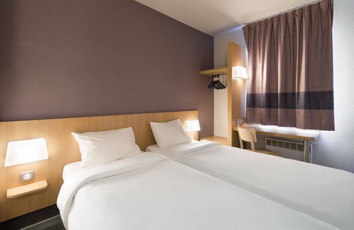 Yvetot Hotel | Ideal B&B Hôtel Yvetot with Spa and Family-Friendly Amenities