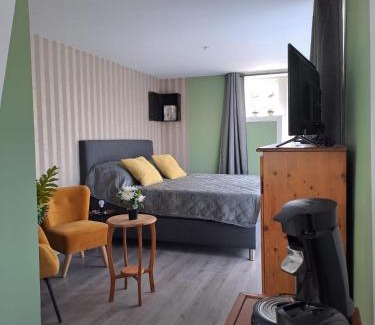 Minnertsga Bed & Breakfast | Guest-Rated B&B Het Oude Doktershuys with Dining Options