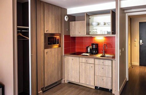 Caen City Centre Apartment | Comfortable City'O Appart Hotel with Spa & Family Amenities