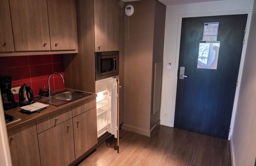Caen City Centre Apartment | Comfortable City'O Appart Hotel with Spa & Family Amenities