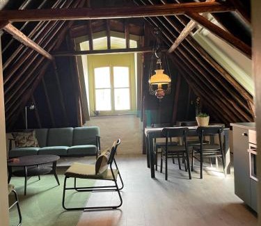 Dokkum Bed & Breakfast | Family-Friendly B&B Hoogstraat with High Guest Ratings
