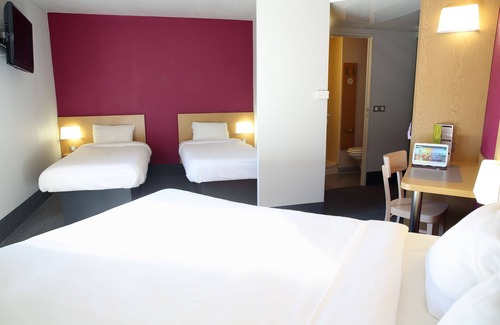 Le Tholonet Hotel | Guest Rated B&B HOTEL Aix-en-Provence Le Tholonet Awaits