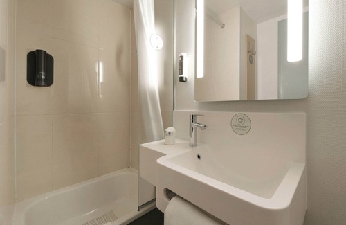 Valframbert Hotel | Relax at B&B HOTEL Alençon Nord with Spa & Family-Friendly Amenities